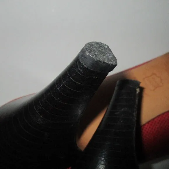 Ferragamo True Red Leather Size 7.5N Kitten Heels!